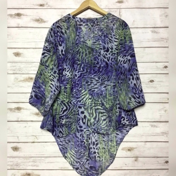 Hi-Lo Abstract Animal Print Blouse Top Roz & Ali - Picture 2 of 7